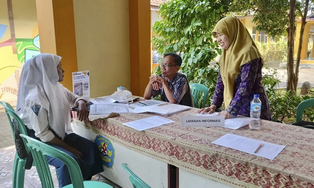 Komisi X DPR Soroti Berbagai Masalah SPMB, Dari Manipulasi Data Hingga Dugaan Pungutan Liar